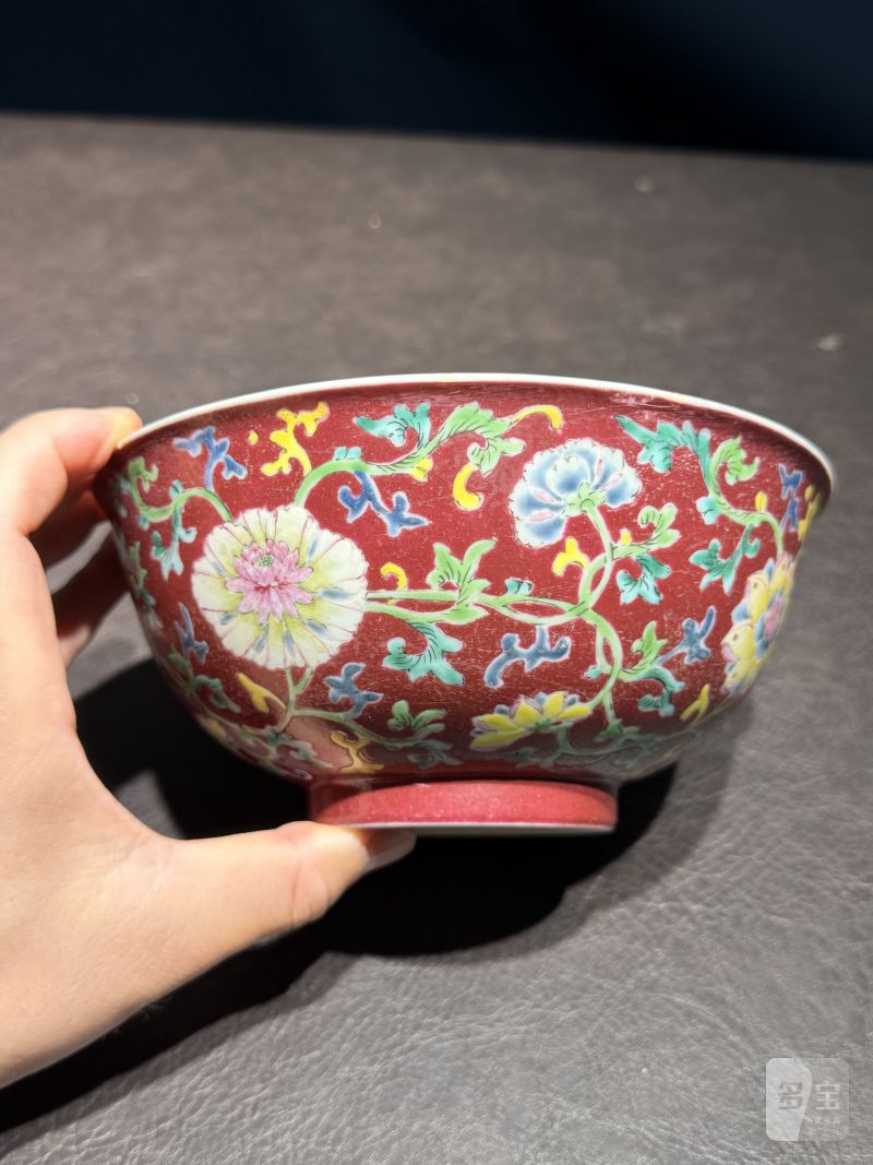 清乾隆 胭脂红地洋彩缠枝花卉纹碗 - 图8